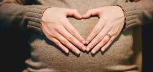 اعراض الحمل في الشهر الرابع بالتفصيل والمعلومات كاملة