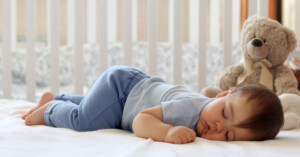 كيفية تنظيم مواعيد نوم حديثي الولادة